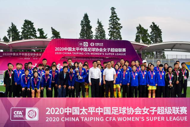 欧文末节超神东契奇22+15 独行侠险胜雷霆2-1